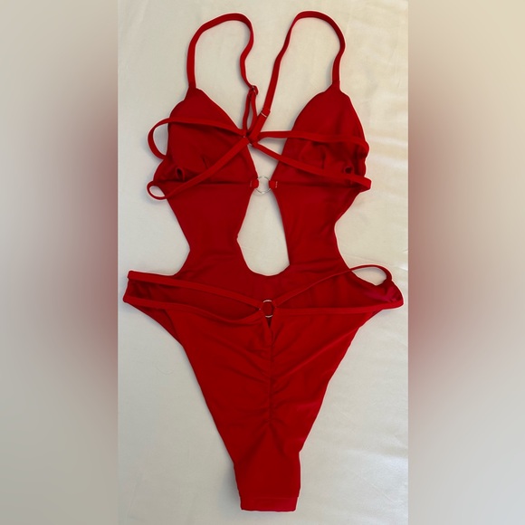 FASHION NOVA Crystal Strappy 1 pc swimsuit - Picture 5 of 9